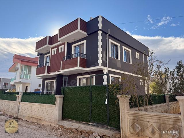 Kum, Silifke içerisinde satılık Villa