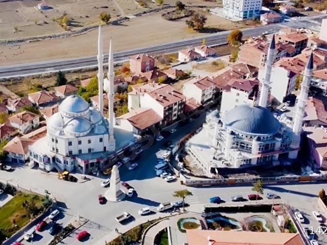 Yeniyol, Çekerek içerisinde satılık mülk
