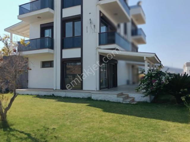 Karaburun, İzmir içerisinde kiralık Villa