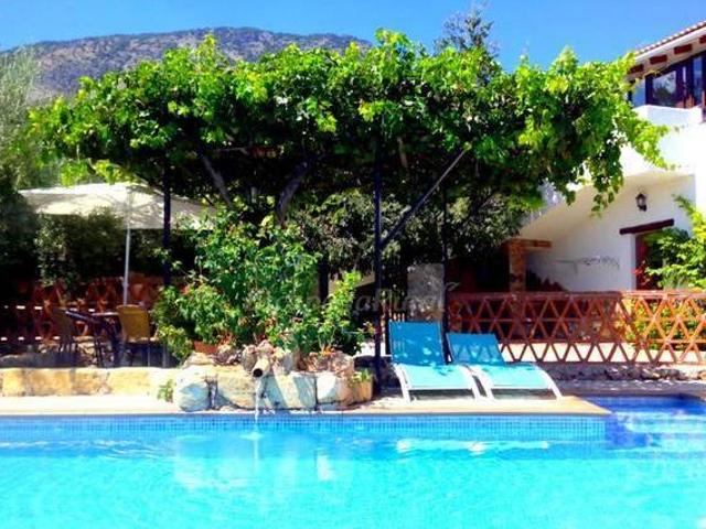 Casa en alquiler en Huelma, Andalucía