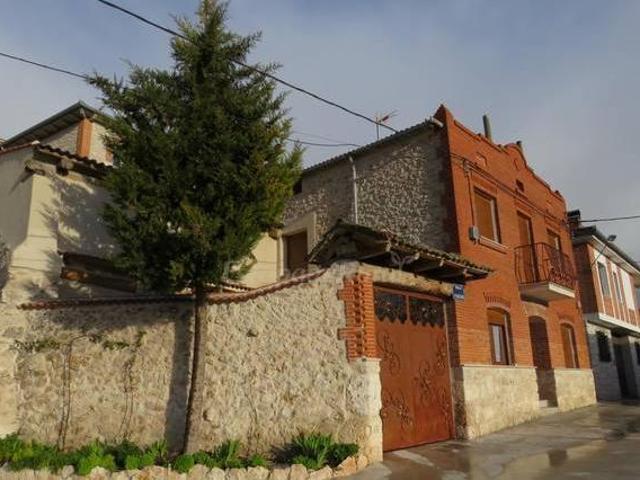 Casa en alquiler en Cuevas De Provanco, Castilla y León