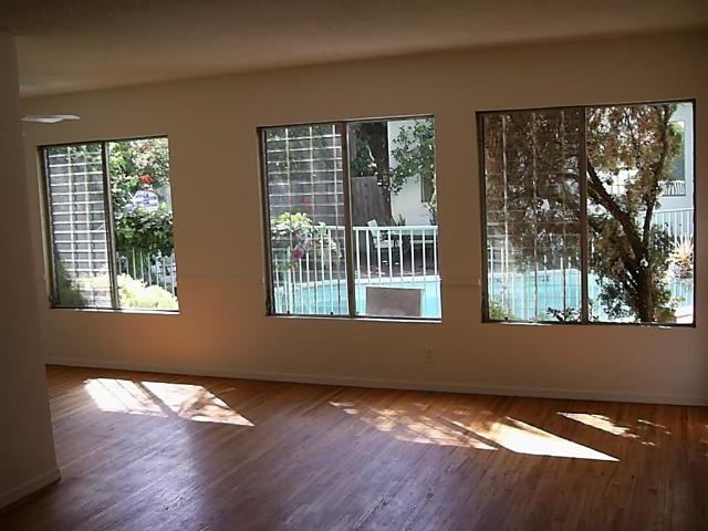 Apartment for rent in Canoga Park, California