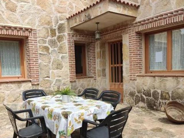 Casa en alquiler en Navaluenga, Castilla y León