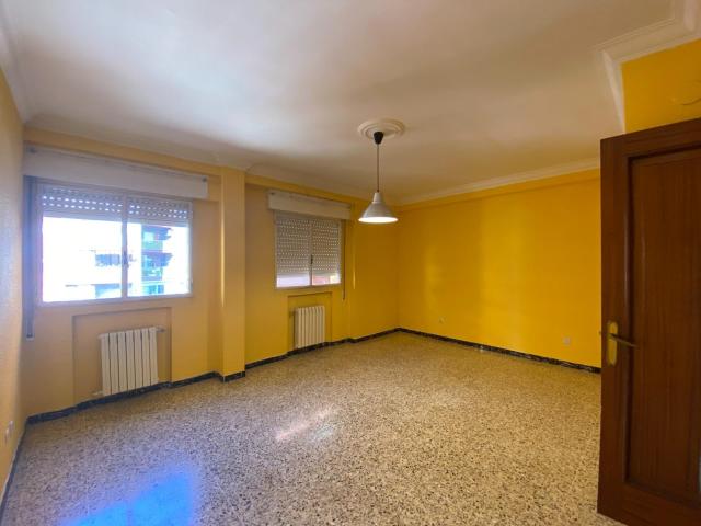 Piso en venta en Delicias, Zaragoza