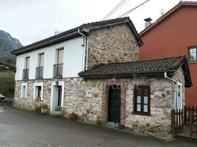 Casa en alquiler en Sobrescobio, Asturias / Asturies