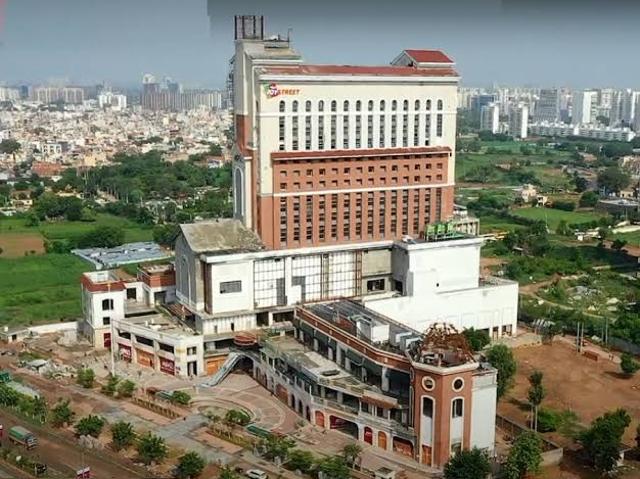 Commercial for sale in Hariana