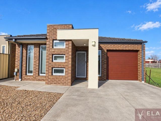 House for sale in Brookfield, Melbourne
