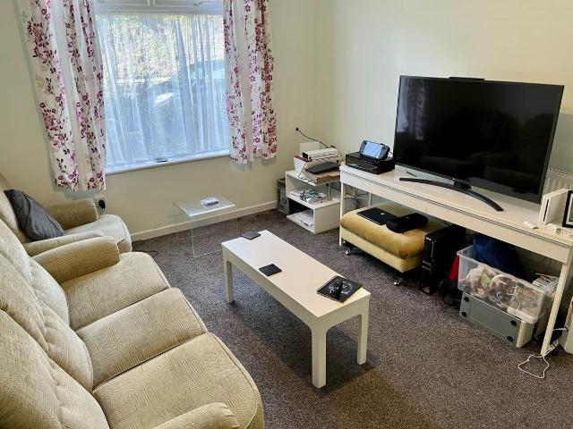 Apartment for rent in Coedffranc, Jersey Marine