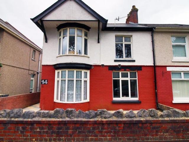 Room for rent in Coedffranc, Jersey Marine