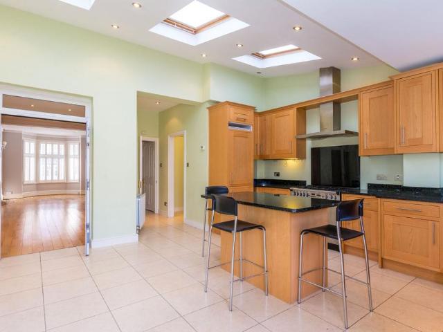 House for rent in Southfields, Greater London