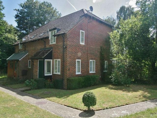 House for rent in Lychpit, Priest Down