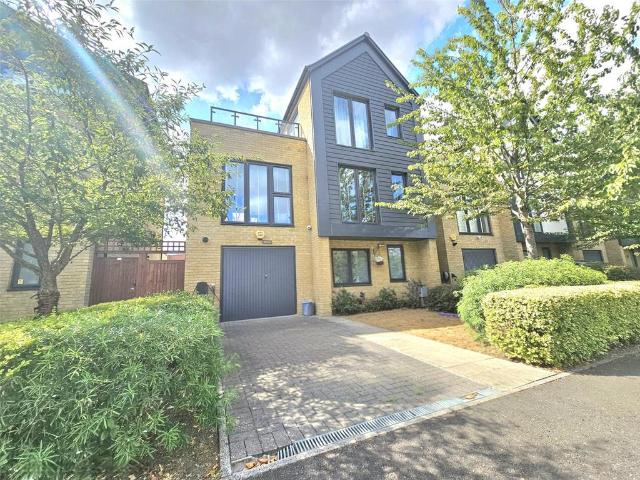House for rent in London Borough of Havering, Greater London