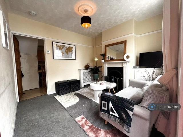 House for rent in Newtown, Reading