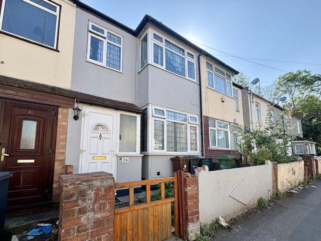 Apartment for rent in Thames View, Greater London