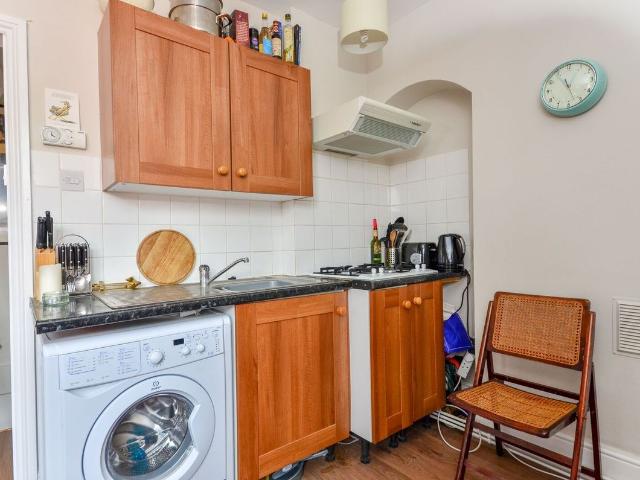 Studio for rent in London Borough of Lambeth, Greater London