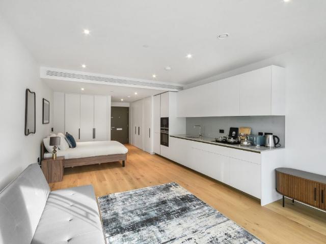 Studio for rent in Nine Elms, Greater London