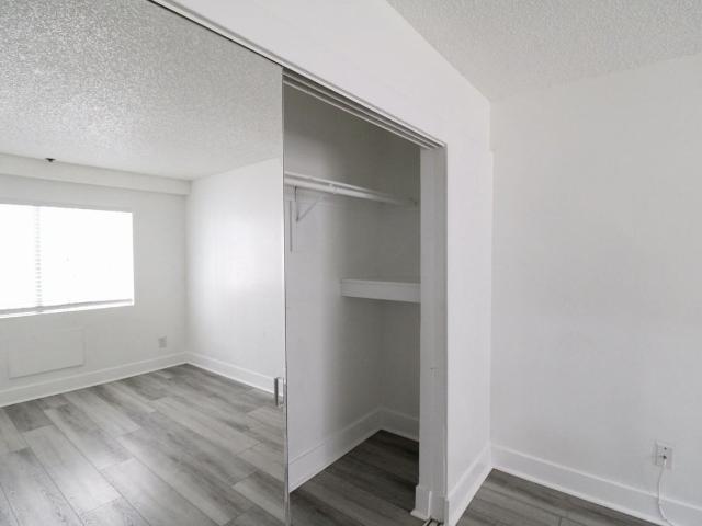 Apartment for rent in Canoga Park, California