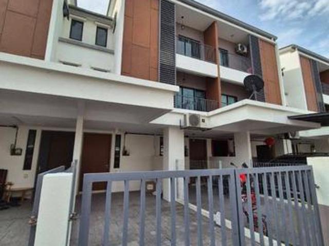 Townhouse for rent in Petaling, Subang Jaya