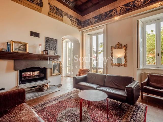 Villa Indipendente in affitto a Cardana, Besozzo