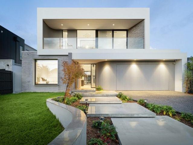 House for sale in Caulfield North