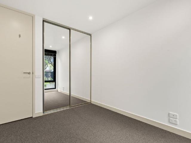 Townhouse for rent in NewQuay, Melbourne