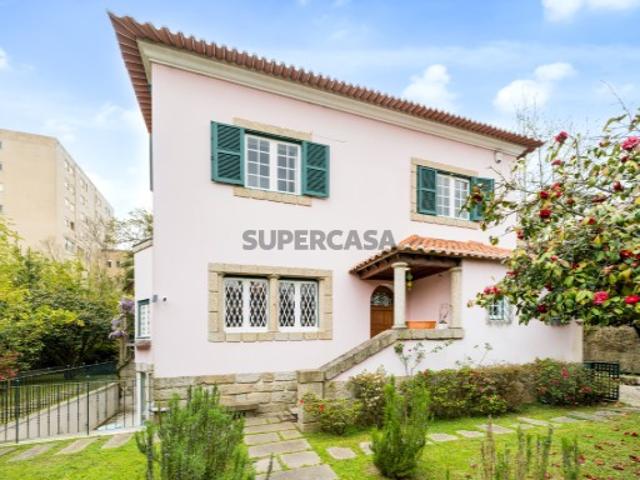 Casa venda em Porto, Lordelo Do Ouro