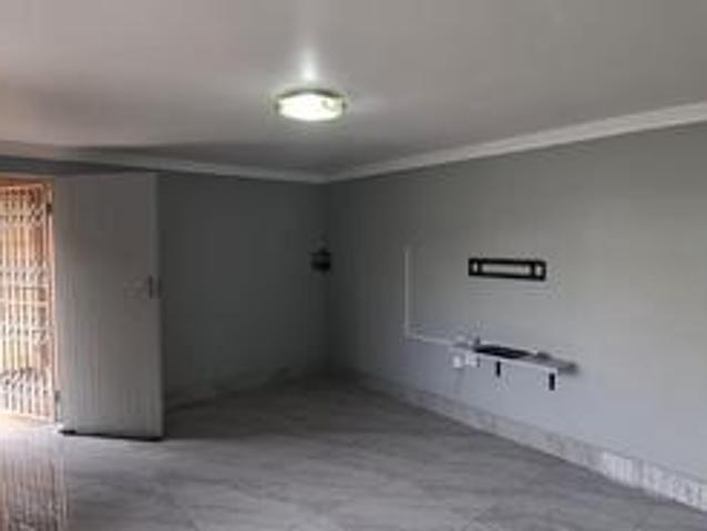 Apartment for sale in Phoenix, Kwazulu-natal