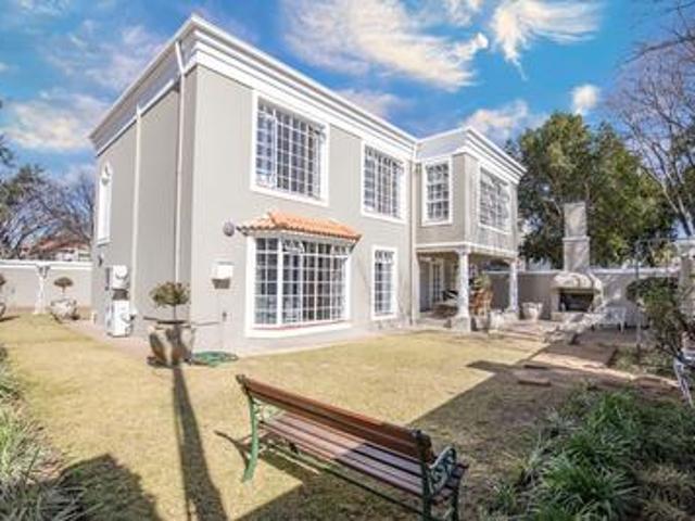 House for sale in Waterkloof, Gauteng