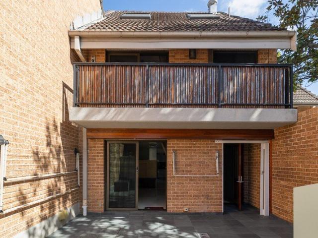 Townhouse for rent in Sydney, New South Wales