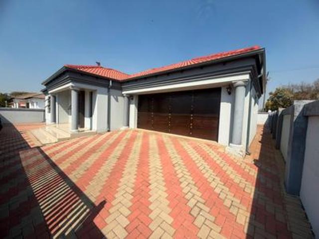 House for sale in Akasia, Gauteng