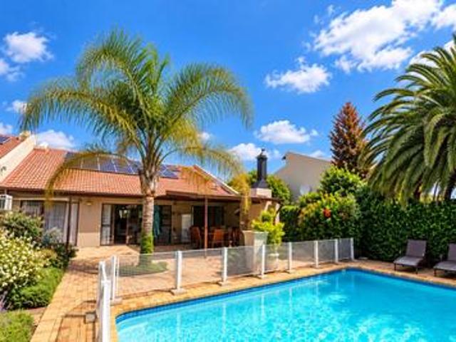 Townhouse for sale in Bloemfontein, Mangaung Metropolitan Municipality