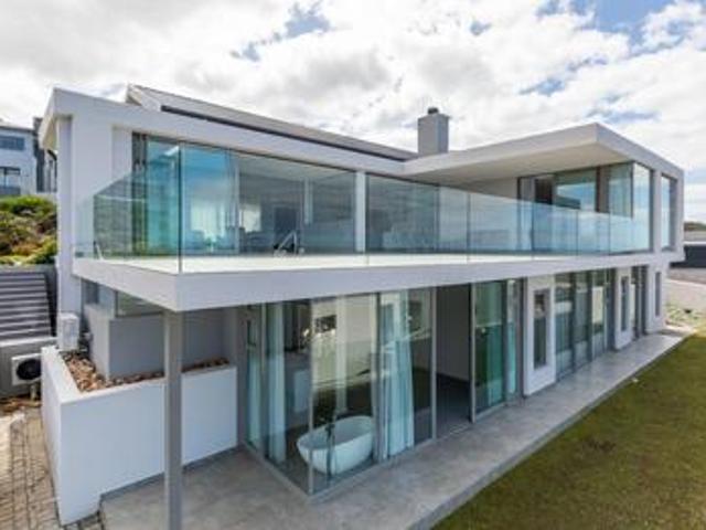 House for sale in Groot Brak Rivier, Western Cape