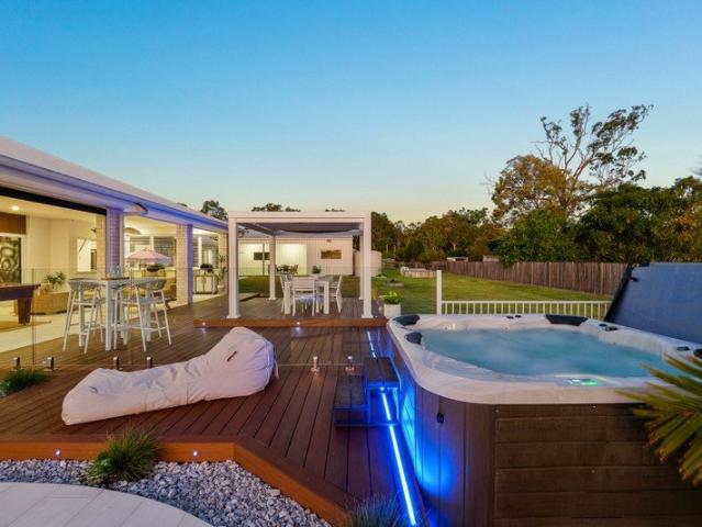 Cottage for sale in Tamborine, Queensland