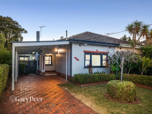 House for sale in Caulfield
