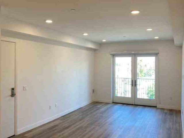 Apartment for rent in Canoga Park, California