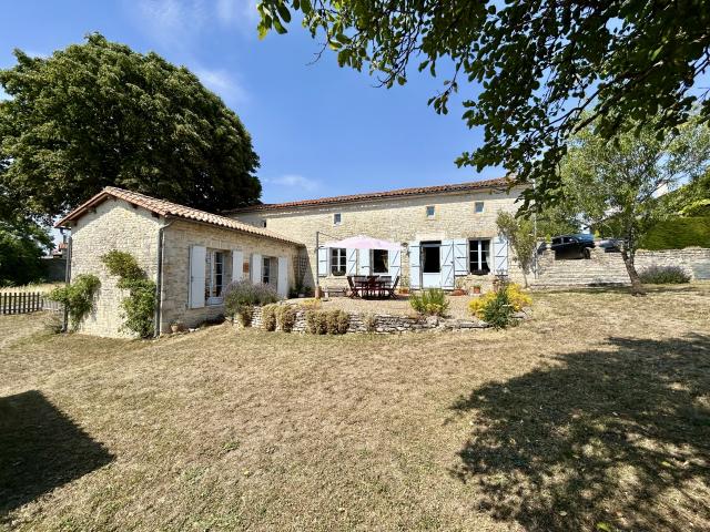 Maison vente à Confolens, Longré