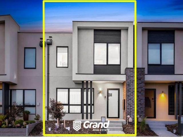 Townhouse for sale in Junction Village, Victoria