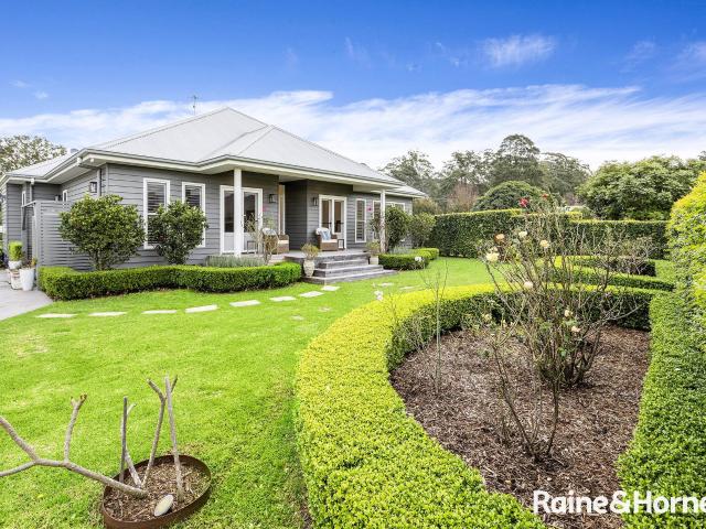 House for sale in Berry