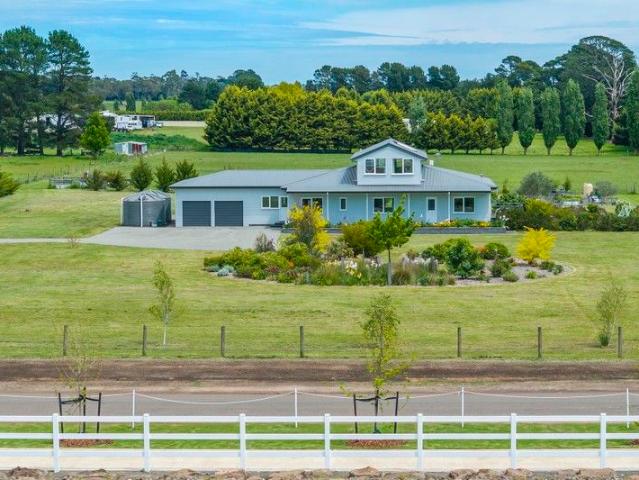 Cottage for sale in Kyneton, Victoria