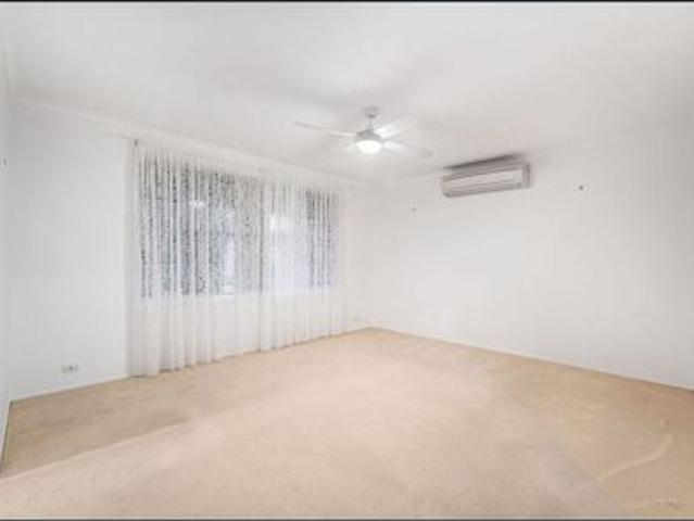 House for rent in Bradbury, Sydney
