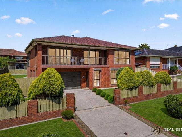 House for sale in Endeavour Hills, Melbourne