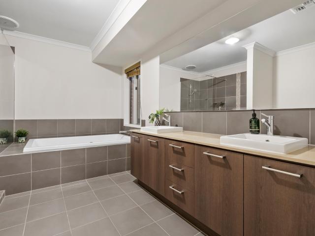 House for sale in Cairnlea, Melbourne