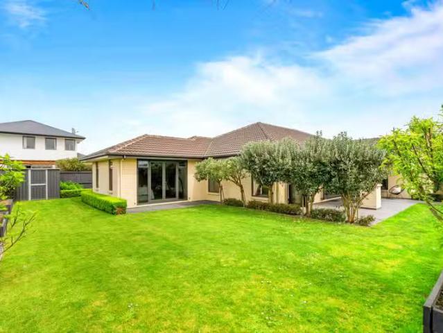 House for rent in Chaslands, Canterbury