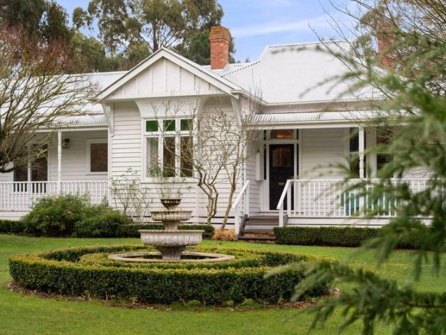 Cottage for sale in Gisborne, Victoria