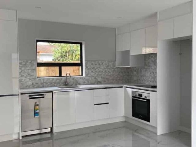 Townhouse for rent in Avondale, Whau
