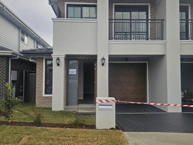 Duplex for rent in Sydney, New South Wales