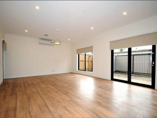 Townhouse for rent in Wheelers Hill, Melbourne