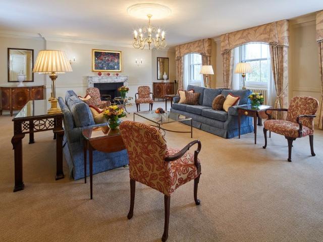 Townhouse for rent in South Kensington, Greater London