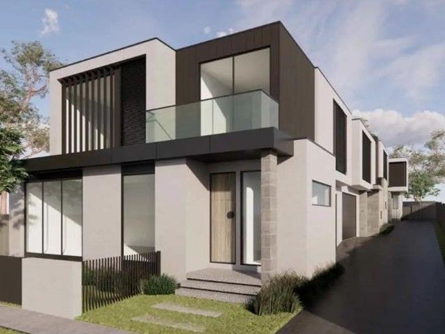 Townhouse for sale in Bentleigh East