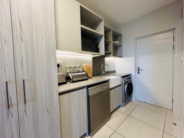 Apartment for rent in Parkwood, Rosebank